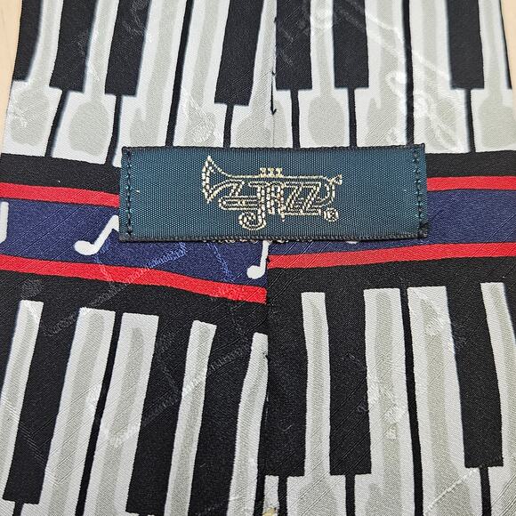 Jazz 100% Silk Necktie Keyboard Music Notes Black White Instrument Piano Gift - Picture 3 of 4